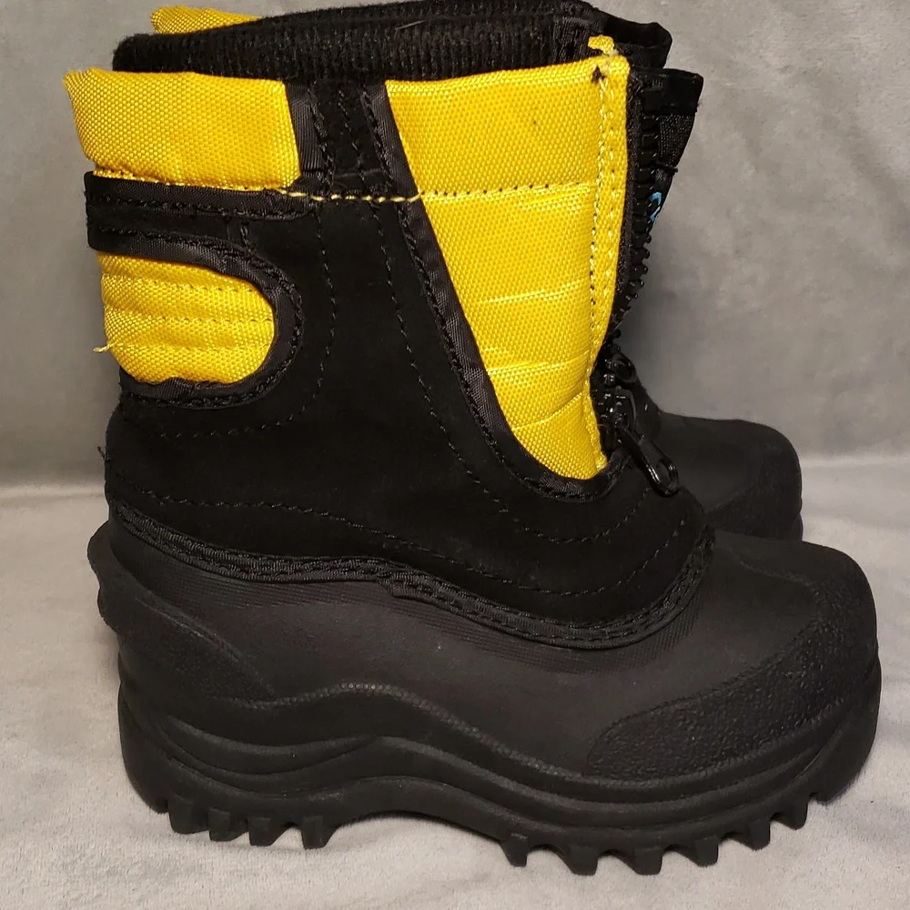 Waterproof Winter Snow Boots,black and yellow insulated Toddler snow boots.